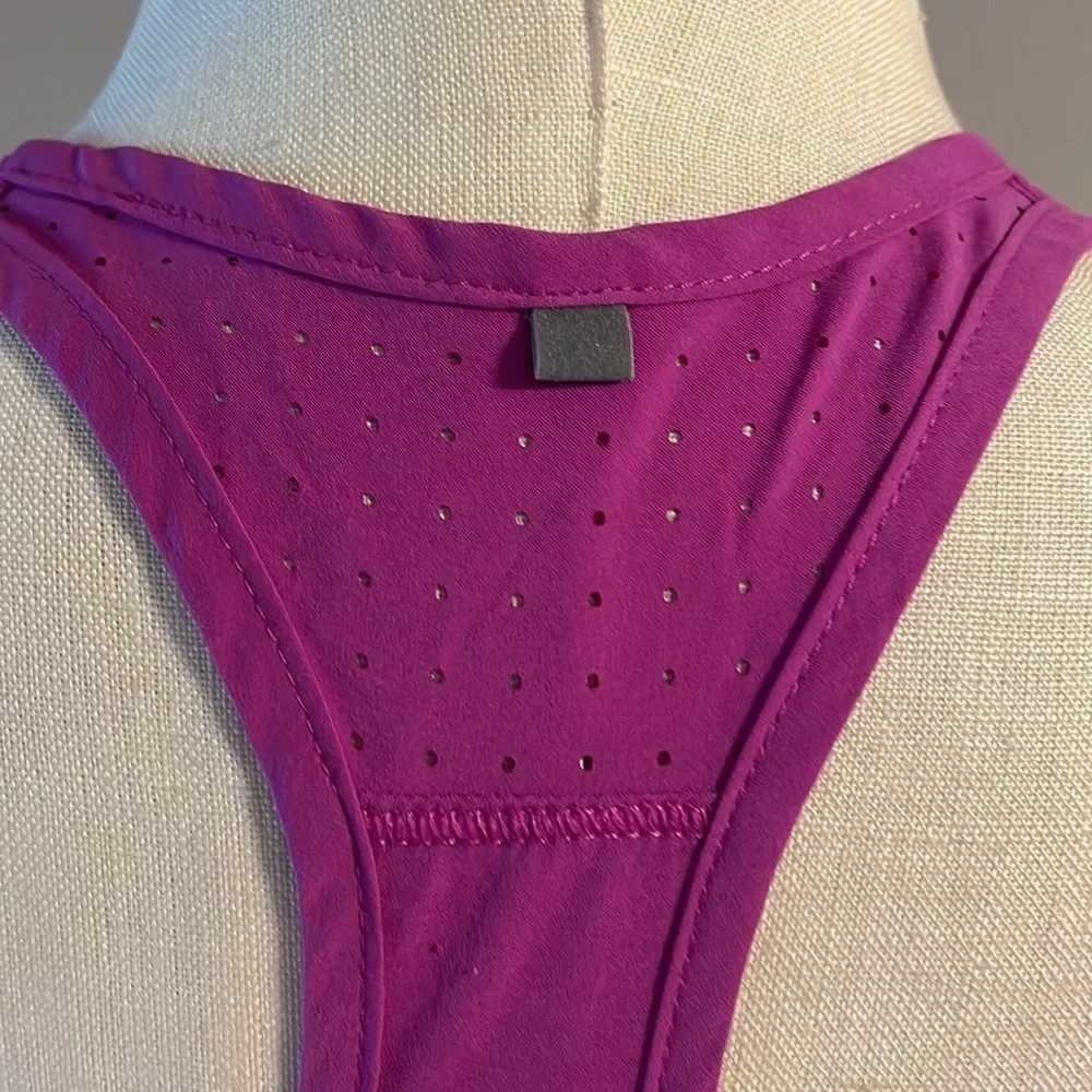 NIKE Dri Fit racer back women’s performance sport top purple vented draw string